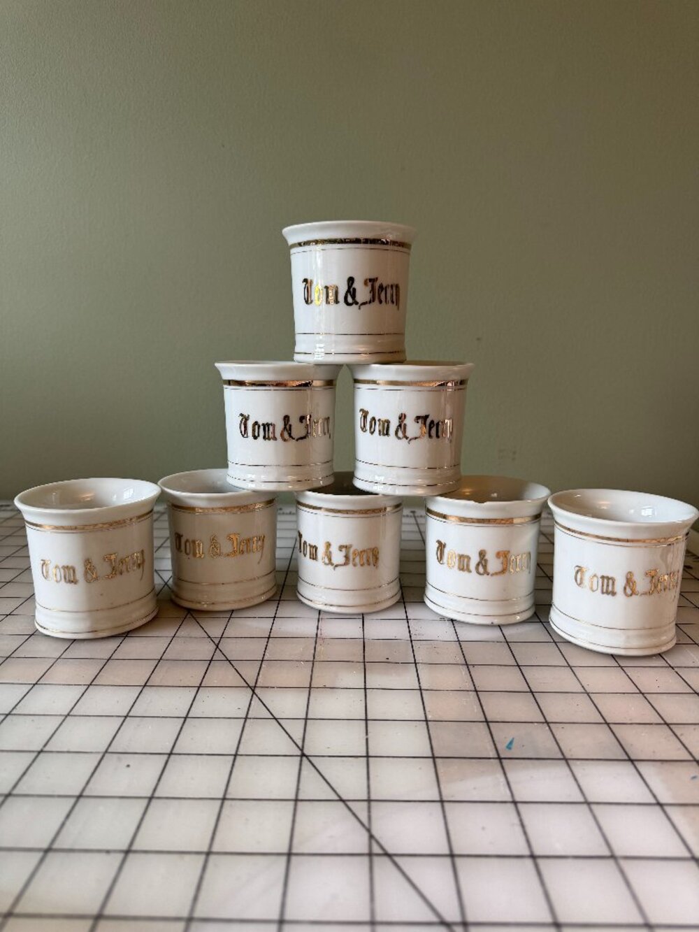 Vintage Tom & Jerry White Mugs Set of 8 Gold Trim Made in Japan